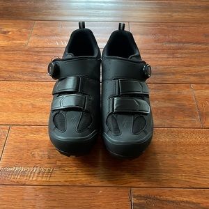 Brand new cycle shoes, Power shoes specialized for feet